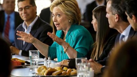 Wer hat Vorrang: Fisch oder Farmer? Hillary Clinton beim Wahlkampfauftritt in Los Angeles. 