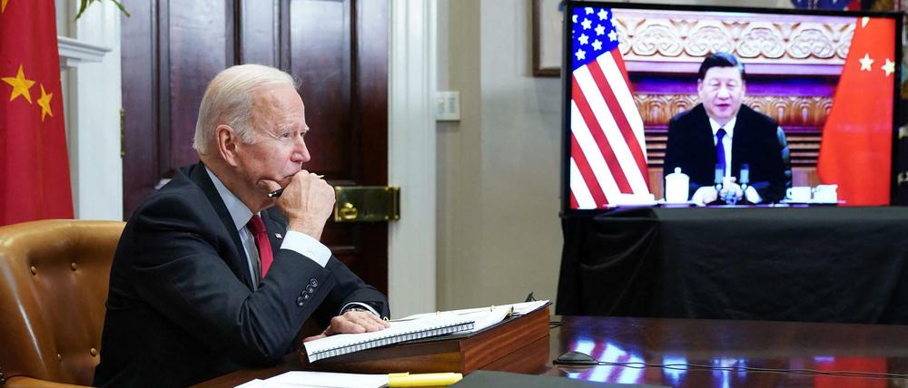 Ein Telefonat zwischen US-Präsident Joe Biden und Chinas Parteichef Xi Jinping (Archivbild)