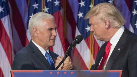 Erster gemeinsamer Auftritt nach dem Wahlsieg: Donald Trump und sein Vize Mike Pence 