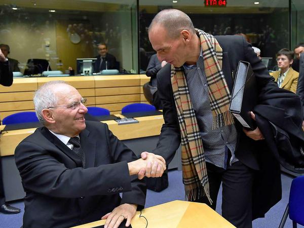 Wer hat gewonnen? Der griechische Finanzminister Yanis Varoufakis mit seinem deutschen Kollegen Wolfgang Schäuble. 