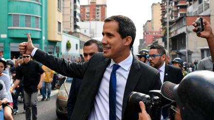 Guaidó will den Protest gegen Venezuelas Machthaber Manduro erneut aufleben lassen. Dieser plant eine Militärübung im Land.