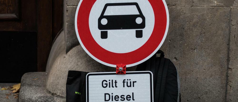 Überhöhte NO2-Werte sind der Grund für Fahrverbote für ältere Diesel in Stuttgart, Hamburg und Darmstadt.