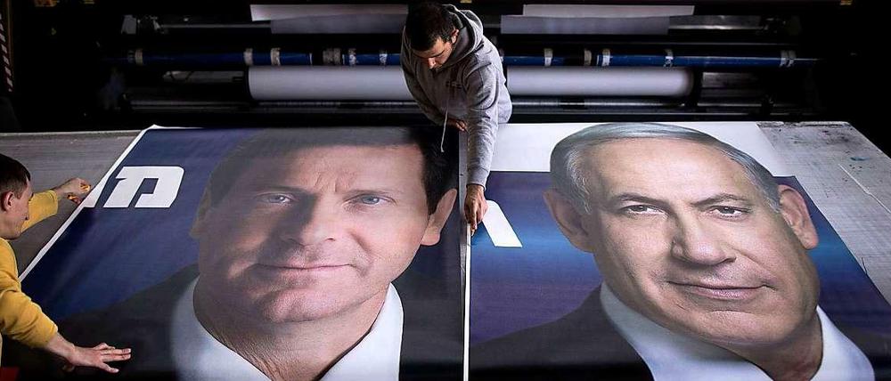 Kopf an Kopf: Isaac Herzog (l.) und Benjamin Netanjahu liegen in den Umfragen fast gleichauf.