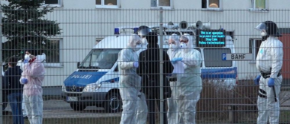 Polizeieinsatz am Dienstag in thüringischen Suhl: Nach einem Corona-Fall gab es Unruhen in der Landesaufnahmestelle für Asylbewerber.