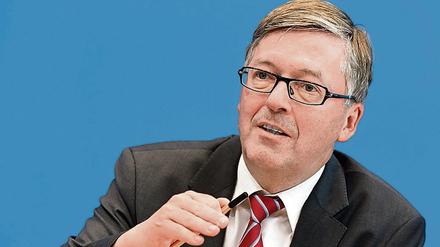 Der Wehrbeauftragte des Bundestages, Hans-Peter Bartels (SPD). 