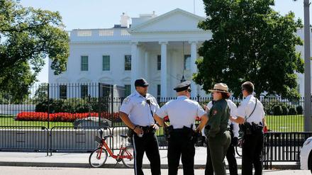 Wache stehen: Sicherheitsleute vor dem Weißen Haus in der US-Hauptstadt Washington. 