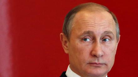 Der russische Präsident Wladimir Putin geht in einem Interview auf Distanz zum syrischen Machthaber Baschar al Assad. 