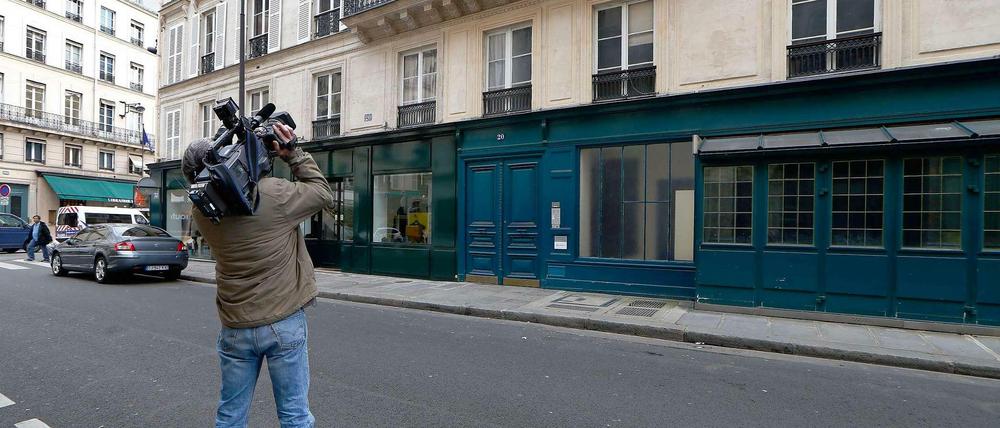 Unter Beobachtung. Ein Kameramann filmt das angebliche Liebesnest des französischen Präsidenten Hollande in Paris.