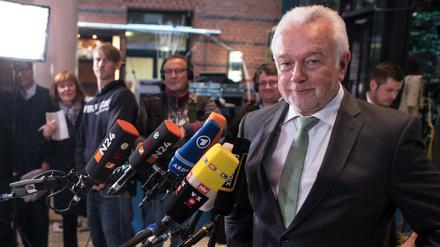 Wolfgang Kubicki, der stellvertretende Bundesvorsitzende der FDP, lehnt die Einigung der Unionsparteien in der Flüchtlingspolitik ab.