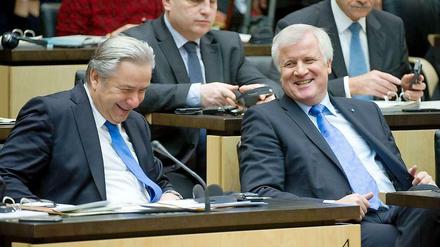Da lachen sie noch - demnächst wird hart gerungen. Klaus Wowereit und Horst Seehofer im Bundesrat.