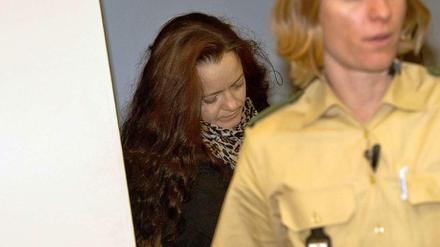 Die Angeklagte Beate Zschäpe auf dem Weg in den Gerichtssaal in München.