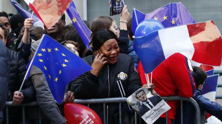 Macrons Anhänger in Paris - sein Sieg ist ein Zeichen pro Europa. 