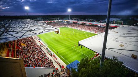 Der 1.FC Union Berlin kann in der Europa League womöglich im heimischen Stadion An der Alten Försterei spielen und auf einen Umzug ins Olympiastadion verzichten.