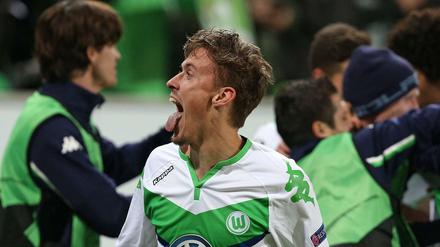 Ätsch! Max Kruse verlässt den VfL Wolfsburg, bei dem der Nationalstürmer in Ungnade gefallen ist.