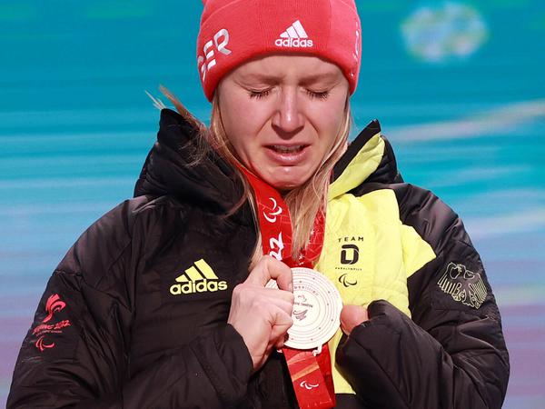 Andrea Rothfuss rührte die Bronzemedaille bei der Zeremonie zu Tränen.