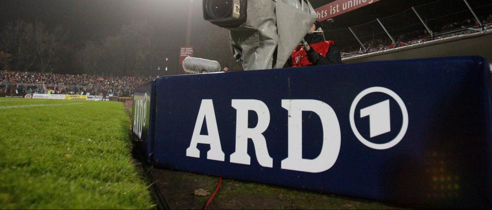Mitten in der Nacht: ARD und ZDF würden lieber DFB-Spiele um 18 Uhr übertragen müssen