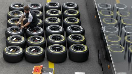 Der Reifenhersteller Pirelli wird derzeit scharf kritisiert. Nun wird über neue Sicherheitskonzepte nachgedacht.
