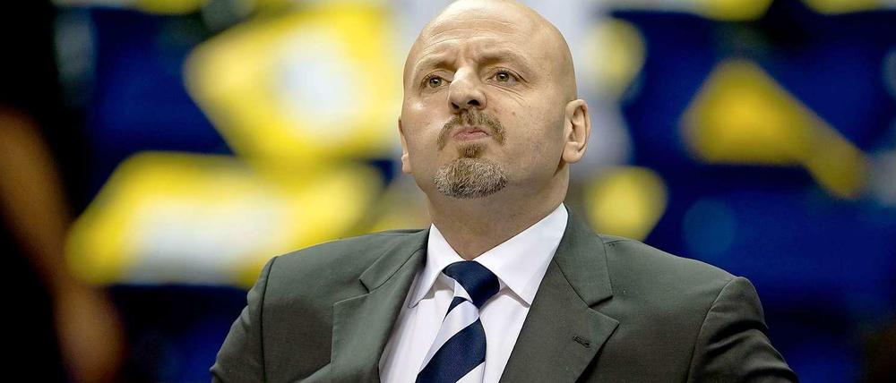 Da braut sich was zusammen: Trainer Sasa Obradovic war unzufrieden mit seinen Spielern nach der Niederlage in Ulm.