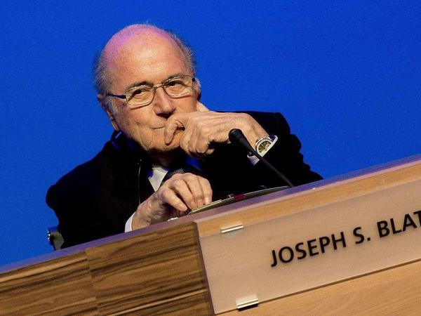 Was führt er im Schilde? Sepp Blatter, Fifa-Präisdent und graue Eminenz des Weltfußballs, will noch eine weitere Amtszeit.