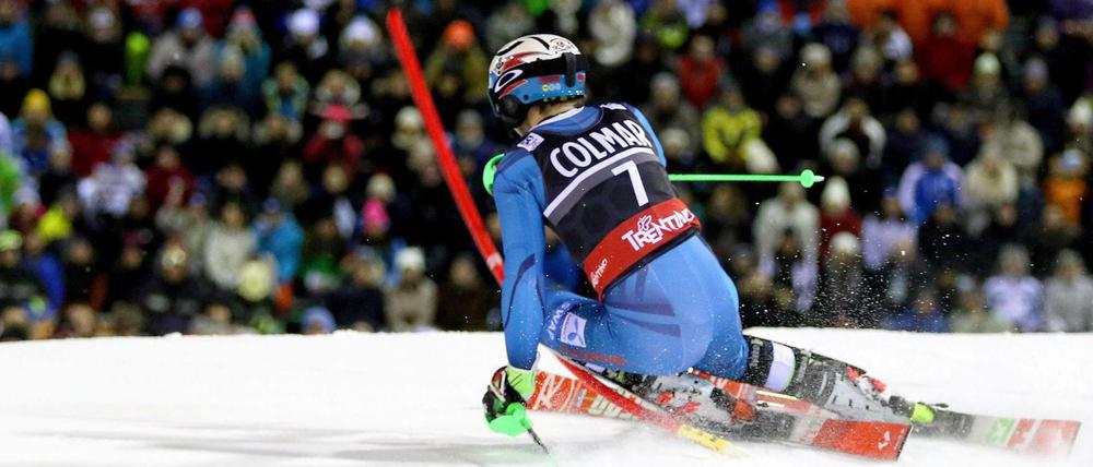 Vorjahressieger Henrik Kristoffersen hat erneut den Flutlicht-Slalom von Madonna di Campiglio gewonnen.