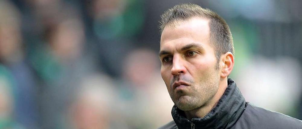 Bäumchen wechsel dich. Eben noch mit Hertha-Emblem auf der Jacke, jetzt schon Hoffenheimer: Trainer Markus Babbel.