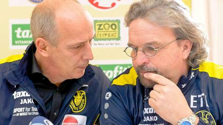 Mario Basler bei seiner Vorstellung als Sportdirektor vom 1. FC Lokomotive Leipzig, gemeinsam mit Trainer mit dem Trainer Heiko Scholz.