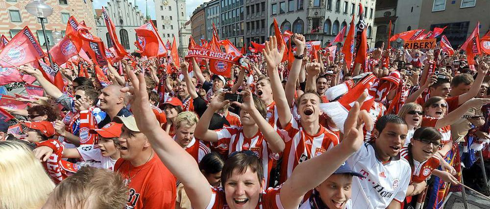 FC Bayern: Finale verloren, von den Fans gefeiert.