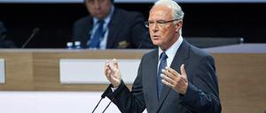 Umstrittene Sperre: Franz Beckenbauer wurde wegen "mangelnder Kooperation" von der Fifa für 90 Tage gesperrt.