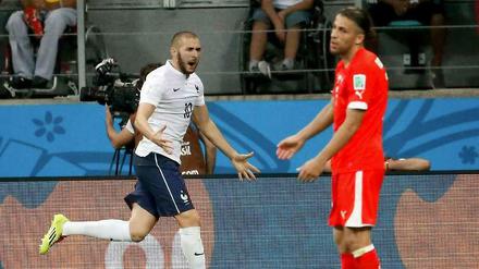 Nicht zu halten. Frankreich schlägt die Schweiz 5:1, auch wenn Torjäger Karim Benzema "nur" einen Treffer erzielt. 