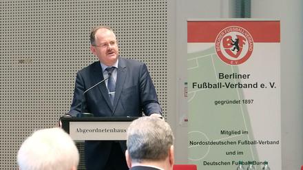 Bernd Schultz ist seit 2004 Präsident des Berliner Fußball-Verbandes und strebt eine fünfte Amtszeit an. 