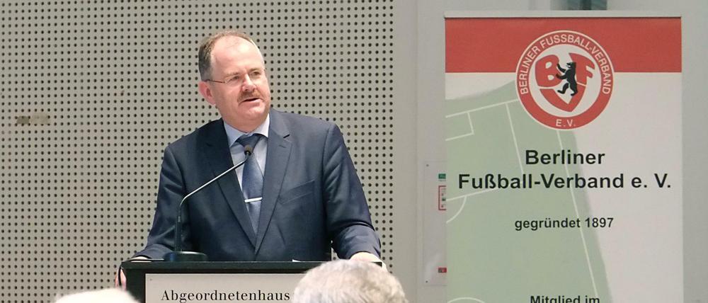 Präsident Bernd Schultz vom Berliner Fußball-Verband spricht von einem "unerfreulichen Briefwechsel".