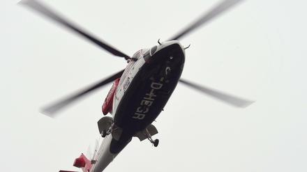 Ein Hubschrauber musste einen Gladbach-Fan lebensgefährlich verletzt ins Krankenhaus bringen.