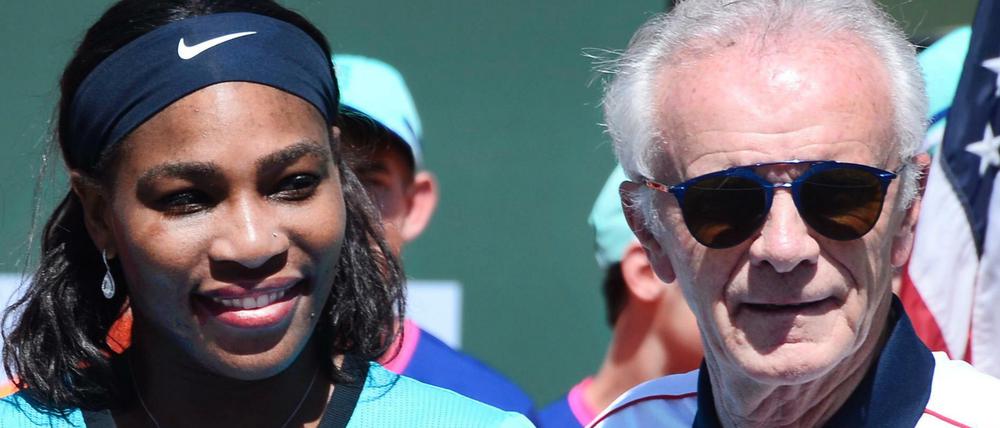 Raymond Moore, Turnierdirektor von Indian Wells (hier mit Serena Williams), ist von seinem Posten zurückgetreten.