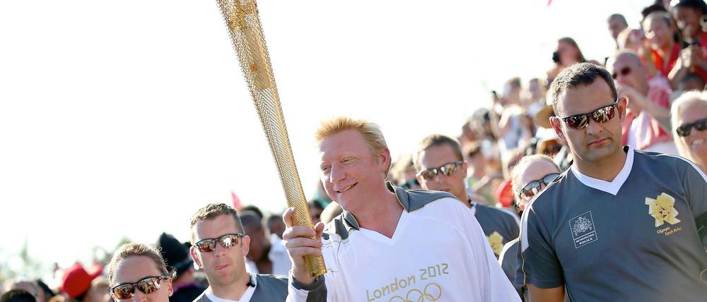 Ehre, wem Ehre gebührt. Boris Becker wurde für die Läuferstaffel ausgewählt, die das olympische Feuer nach London brachte. 