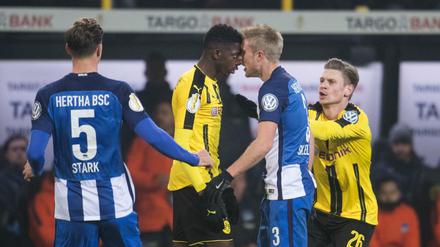 Kopf an Kopf. Borussia Dortmund und Hertha BSC lieferten sich ein hitziges Duell.