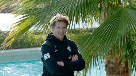 Unter Palmen. Frank Baumann hatte als neuer Sportdirektor die Mannschaft von Werder Bremen zu einem Trainingslager in Belek (Türkei) begleitet. 