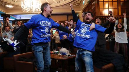 Leicesters Fans feiern die Meisterschaft.