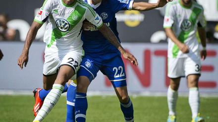 In Wolfsburg stand vor dem Spiel Neuzugang Luiz Gustavo (l.) im Mittelpunkt, nachdem er unter der Woche vom Rekordmeister zum VfL gewechselt war. Bei seinem ersten Startelfeinsatz für seinen neuen Klub wusste der Brasilianer zu überzeugen.