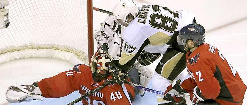Sidney Crosby wird mit den Pittsburgh Penguins bald wieder in der NHL Eishockey spielen.