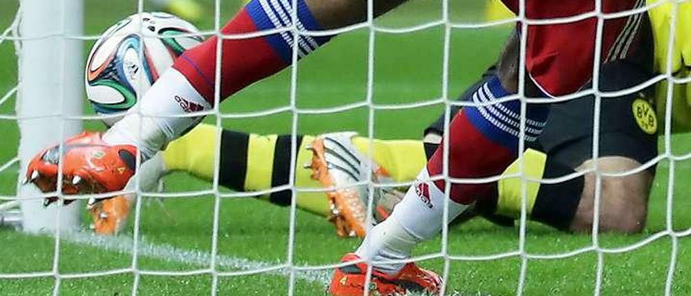 Dortmunds Inferno: Dante klärt den Ball - hinter der Linie?