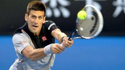 Novak Djokovic streckte sich gegen Stanislas Wawrinka. Zum Sieg reichte es dennoch nicht.