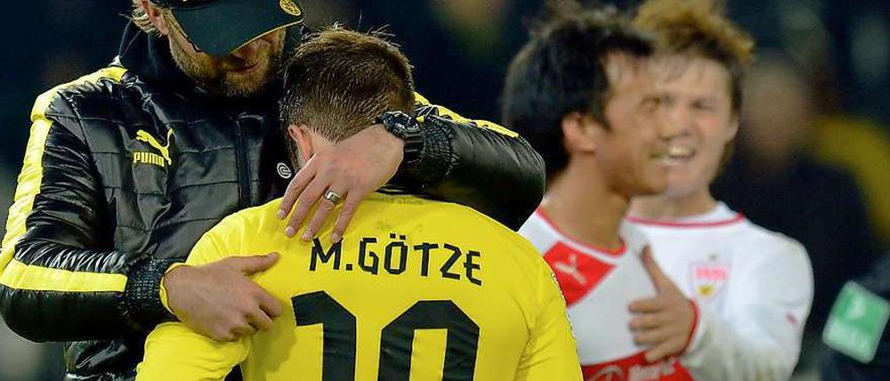 Nach dem Spiel waren die Dortmunder enttäuscht, während sich die Stuttgarter über den Punktgewinn freuten.