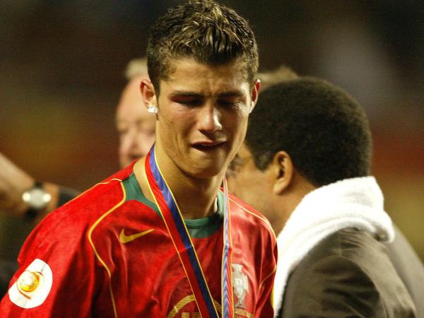 Cristiano Ronaldos legendäre Tränen am Ende der 1:0-Niederlage gegen Griechenland bei der EM 2004.