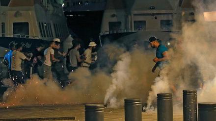 Hooligans in Marseille nach dem Spiel England gegen Russland in der Nacht zum Sonntag. 