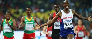 Überragend: Mo Farah im Zieleinlauf des 5000-Meter-Rennens bei der Leichtathletik-WM in Peking.