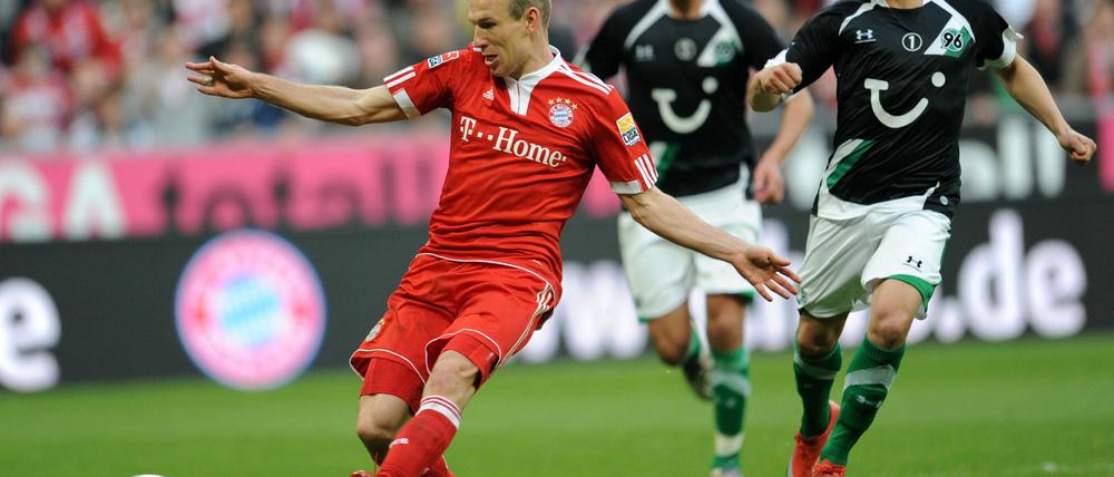 Spalier für den Fußballkünstler: Robben trifft, Hannover staunt.