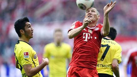 Voll auf die Zwölf: Bayerns Bastian Schweinsteiger macht hier keine allzu gute Figur - wie der gesamte FC Bayern gegen den BVB.