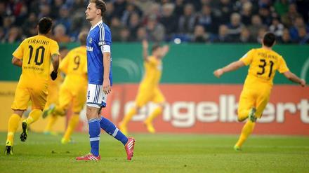Gelbes Wunder für Schalke und Kapitän Benedikt Höwedes.