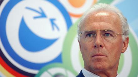 Zwielichtige Rolle: Franz Beckenbauer im Jahr 2004 als Präsident des Organisationskomitees für die Fußball-WM 2006