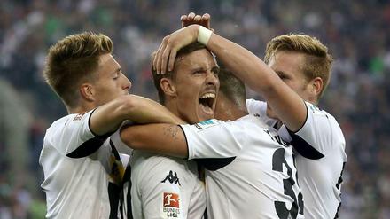 Ein Tor, zwei Vorlagen: Max Kruse (mitte) feierte gegen Schalke ein grandioses Comeback.
